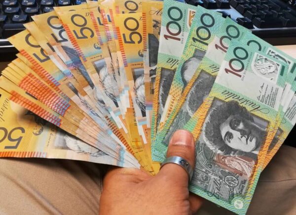 Buy Counterfeit 100 Australian Dollar bills